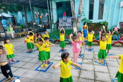 Lớp Bé B tổ chức hoạt động chơi theo ý thích “Ôn những con số vui nhộn”