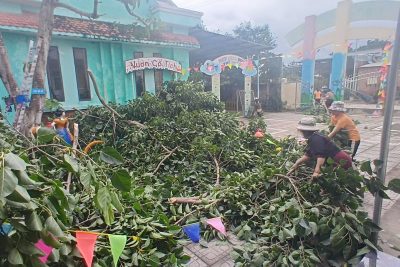 Thực hiện Công điện số 26/CĐ-BCĐ-BNNMT ngày 04/11/2025 của Ban Chỉ đạo Phòng thủ dân sự quốc gia và sự chỉ đạo trực tiếp của UBND xã Long Phụng về việc triển khai các biện pháp ứng phó với bão khẩn cấp (cơn bão số 13 KALMAEGI). Đồng thời, Sở giáo dục chỉ đạo tất cả các cơ sở giáo dục trên địa bàn tỉnh Quảng Ngãi cho học sinh nghỉ học từ chiều ngày 06/11/2025 (thứ 5) cho đến khi có thông báo mới. Để đảm bảo an toàn cho học sinh nên Trường Mầm non Đức Lợi thông báo đến quý phụ huynh sáng ngày 6/11/2025 cho các cháu đi học, đến 11 giờ trẻ ăn trưa xong phụ huynh đến đón trẻ về. Rất mong quý phụ huynh hợp tác để nhà trường thực hiện tốt nhiêm vụ.